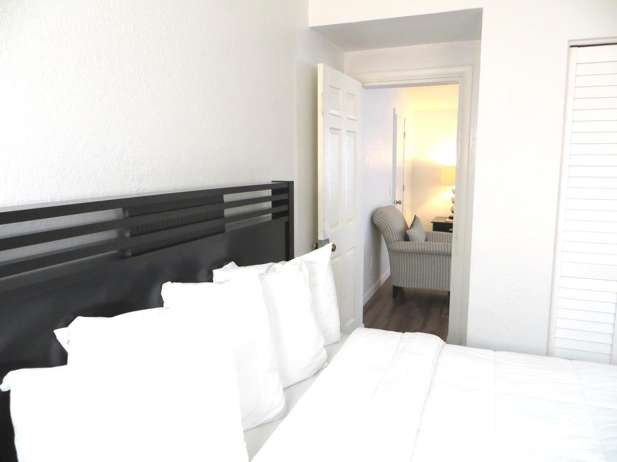 קלירווטר ביץ' Beachview Suites מראה חיצוני תמונה